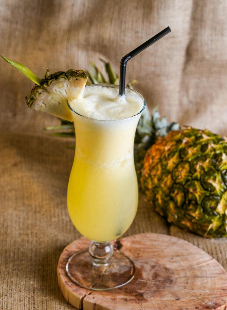 pexels-shameel-mukkath-3421394-5817633 pina colada